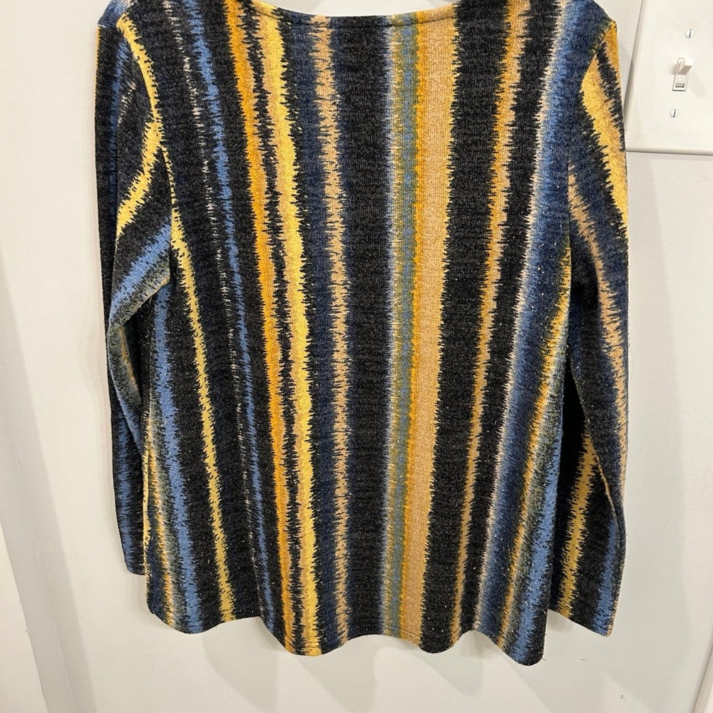 Sweater - Picture 2 of 4